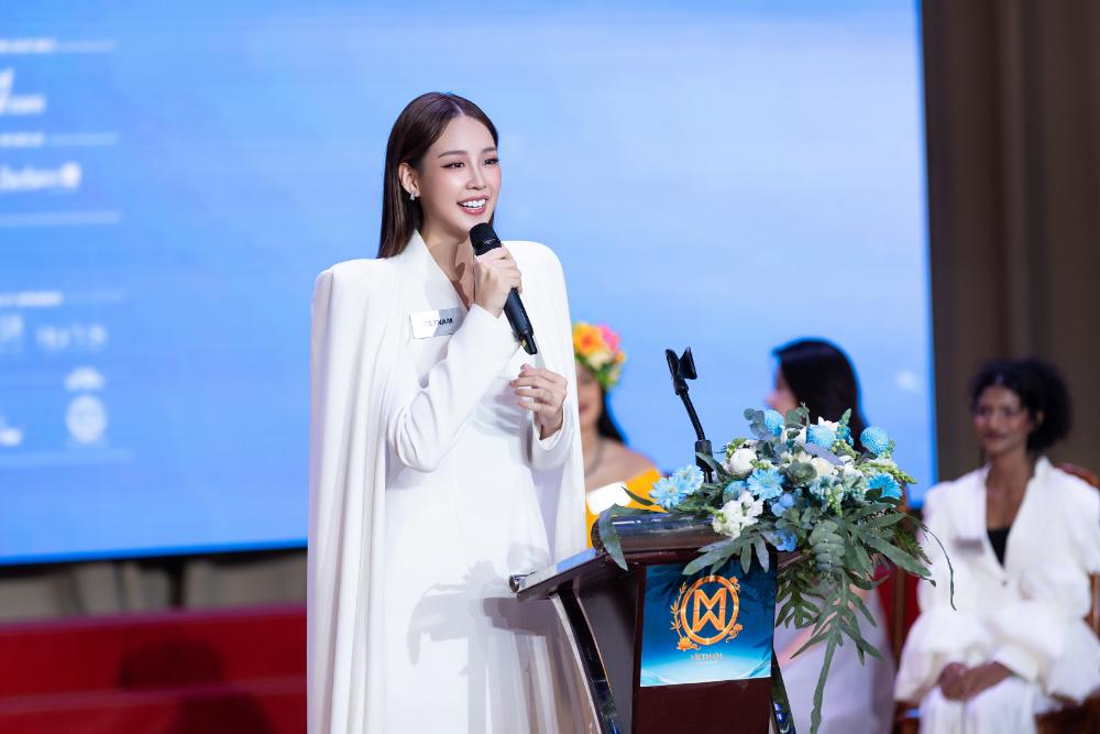 Bên trong phần thi Head To Head Challenge của Hoa Hậu Bảo Ngọc tại Miss World