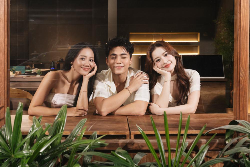 Loạt bí mật chấn động trong buổi trò chuyện của Văn Mai Hương - Chi Pu - MONO